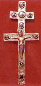 Carentoir : croix reliquaire