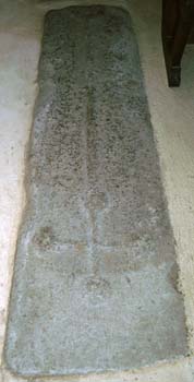 Le Créhac : pierre tombale