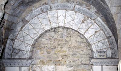 La Rochelle : archivolte de la chapelle des Templiers (XIIe siècle)