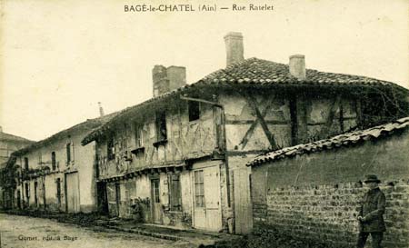 Carte postale ancienne de la rue Ratelet de Bâgé-le-Châtel