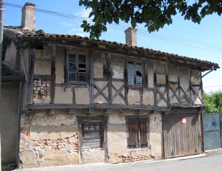 Bâgé-le-Châtel - DMaison ancienne rue Ratelet